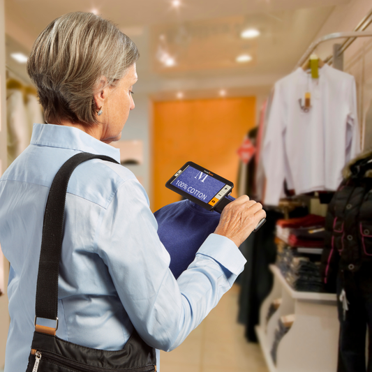 Loupe Explore 5 pour lire une étiquette en magasin