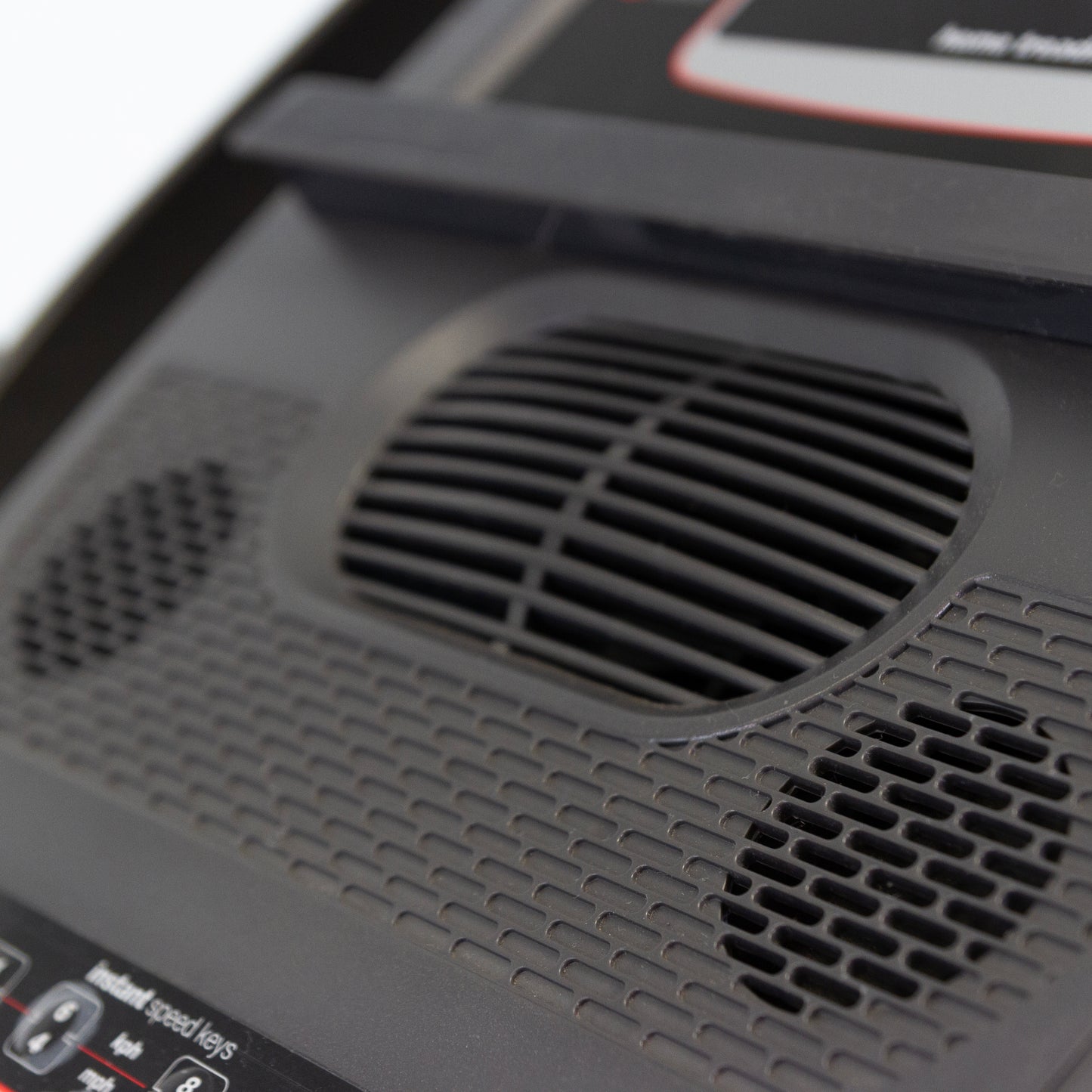 tapis de course Pioneer Senior G6484H detail du ventilateur a cote des speakers