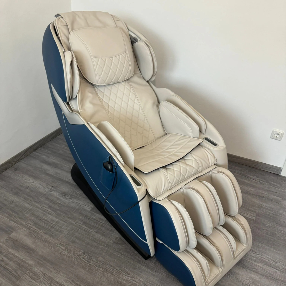 Fauteuil MSW-310 Pro blanc avec coque bleue dans un salon