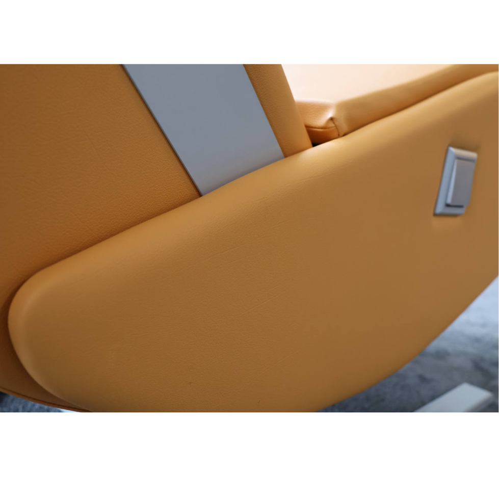 vue latérale droite du fauteuil Silver Vitalia avec commandes