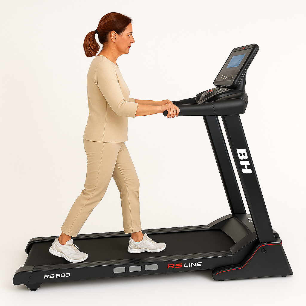 Femme qui s'entraine sur le tapis de course G6176rs800