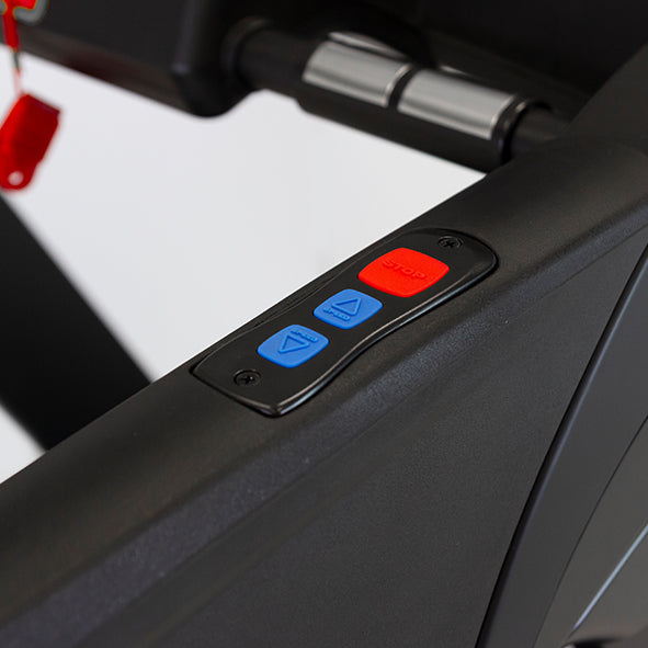 Vue des boutons stop et réglage de l'inclinaison du tapis de course G6179 rs 1000 de BH Fitness