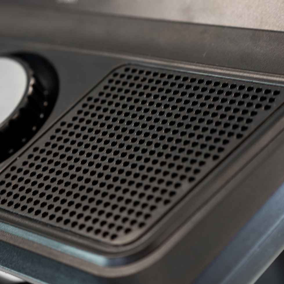 photo de detail des haut-parleurs intégrés du velo d'appartement H863H BH Fitness